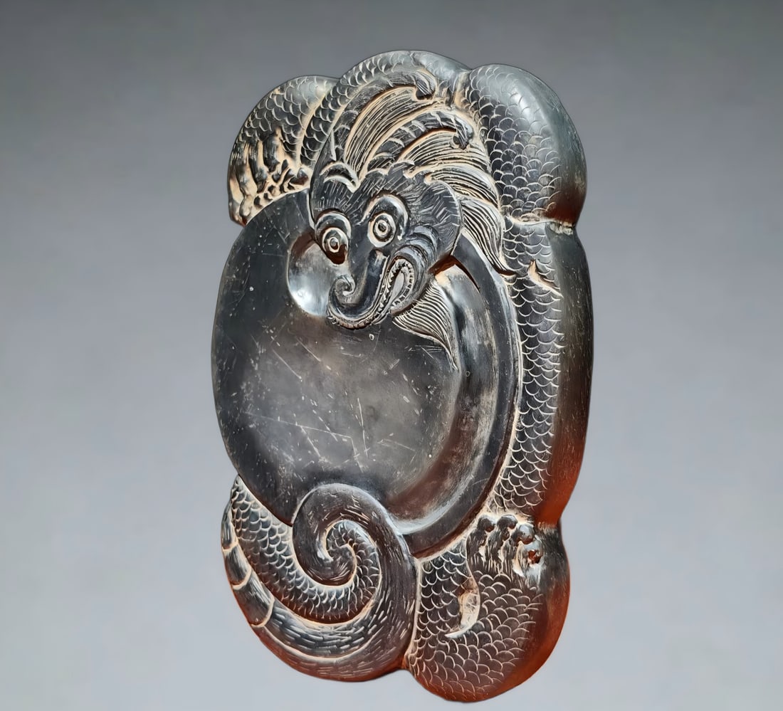 A dragon pattern end inkstone signed by Dong Gao - 3
