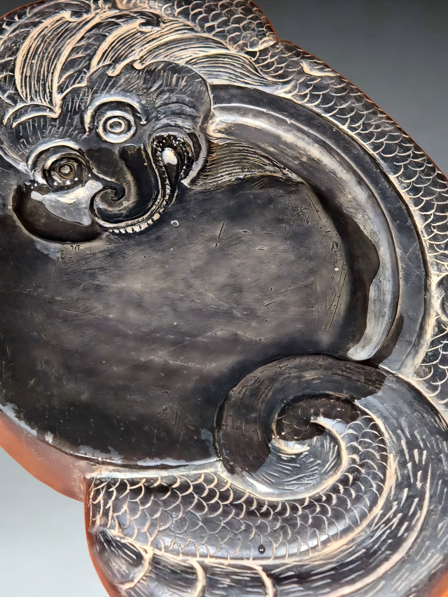 A dragon pattern end inkstone signed by Dong Gao - 6