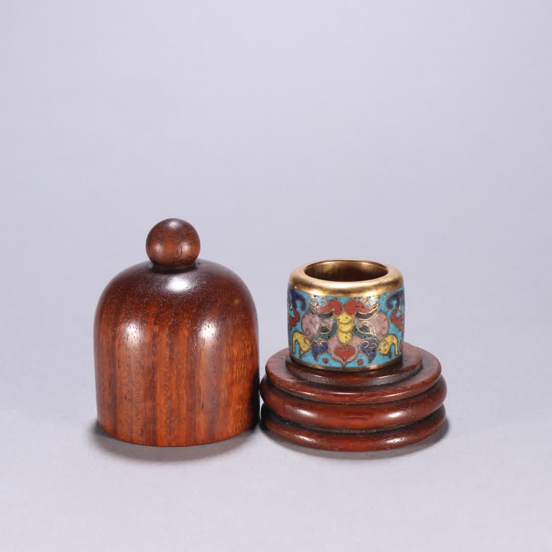 A set of Qing Dynasty copper gilt cloisonné animal face pattern finger belt box: Qing Dynasty copper gilt cloisonné beast face pattern finger belt box SIZE: Inner diameter 2.2cm W:2.3cm W:77.3g (The Dimensions Of All Batches Are Manually Measured.If You Need More Detailed
