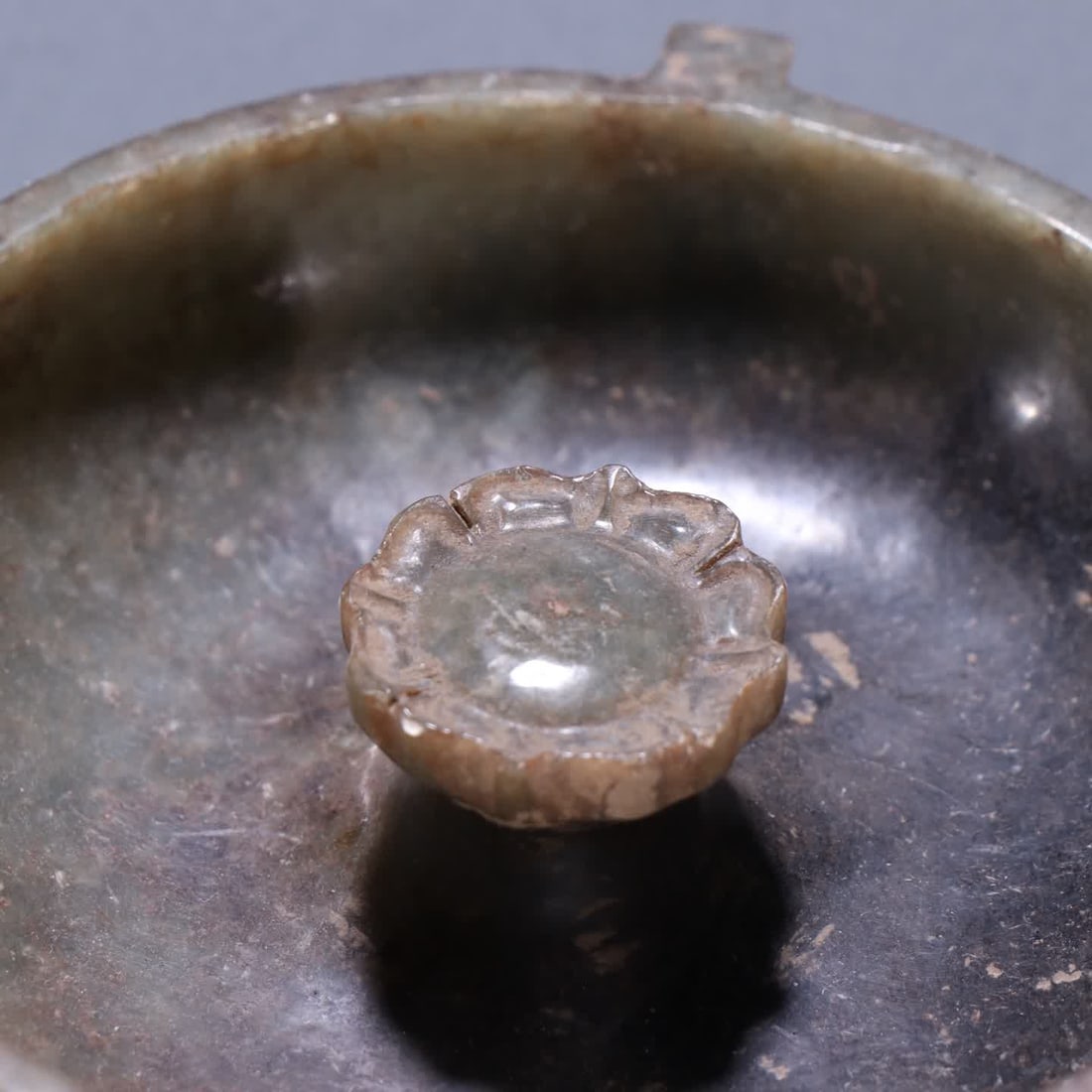 An ancient jade lotus petal pattern incense insert - 5