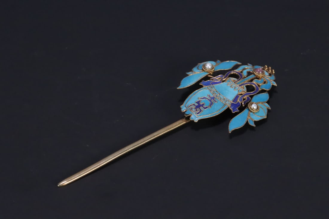 A Qing Dynasty silver gilt c hairpin - 2
