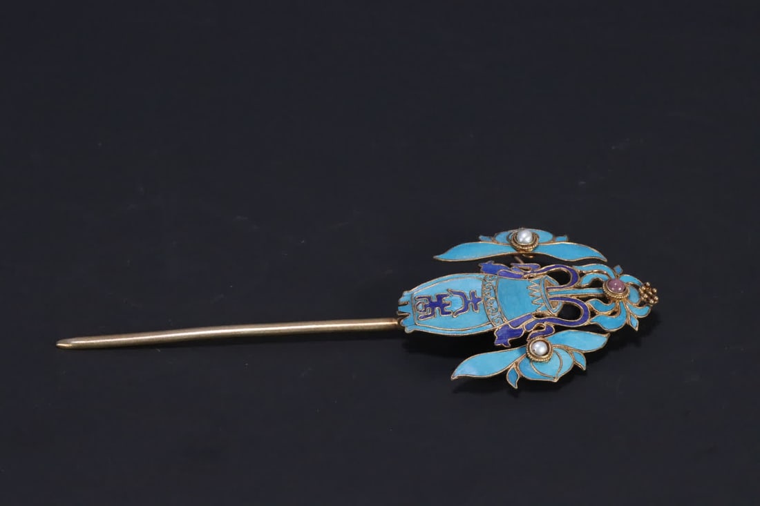 A Qing Dynasty silver gilt c hairpin - 3