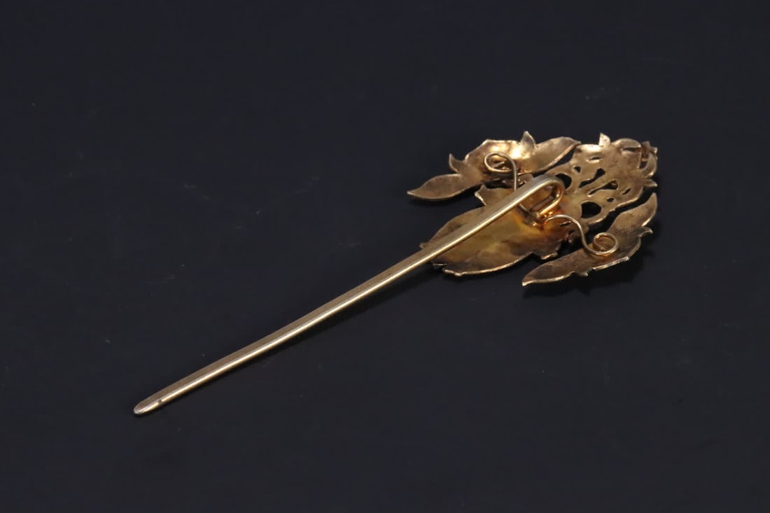 A Qing Dynasty silver gilt c hairpin - 6