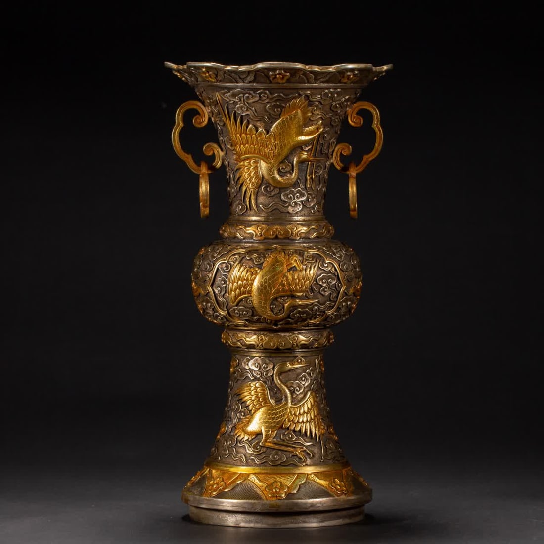 A silver gilt gold statue of the Qing Dynasty (1 of 9)