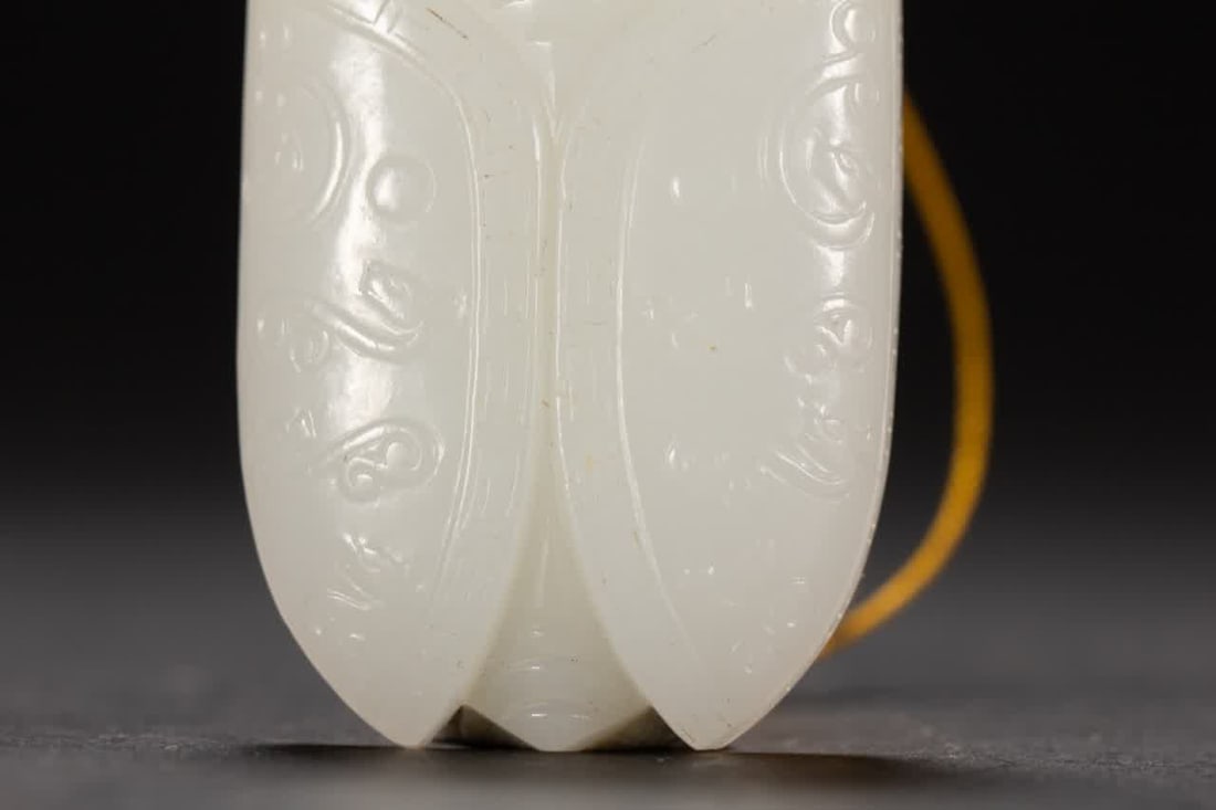 A Qing Dynasty Hetian jade cicada - 3