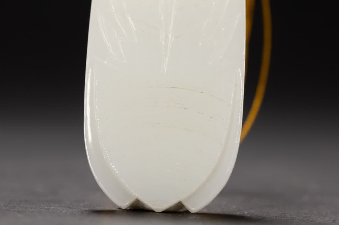 A Qing Dynasty Hetian jade cicada - 6