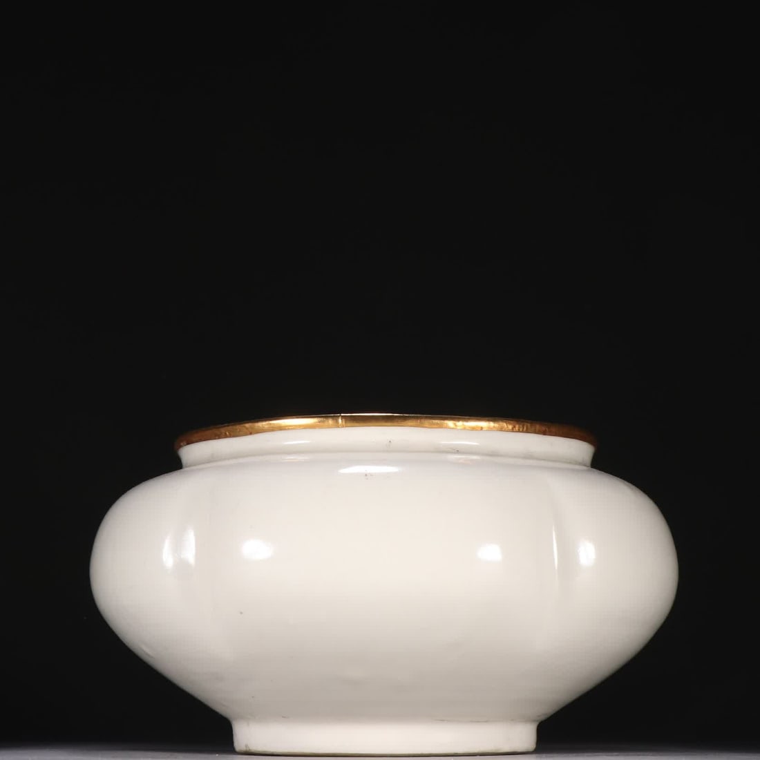 A Song Ding kiln wrapped golden melon edge jar (1 of 9)