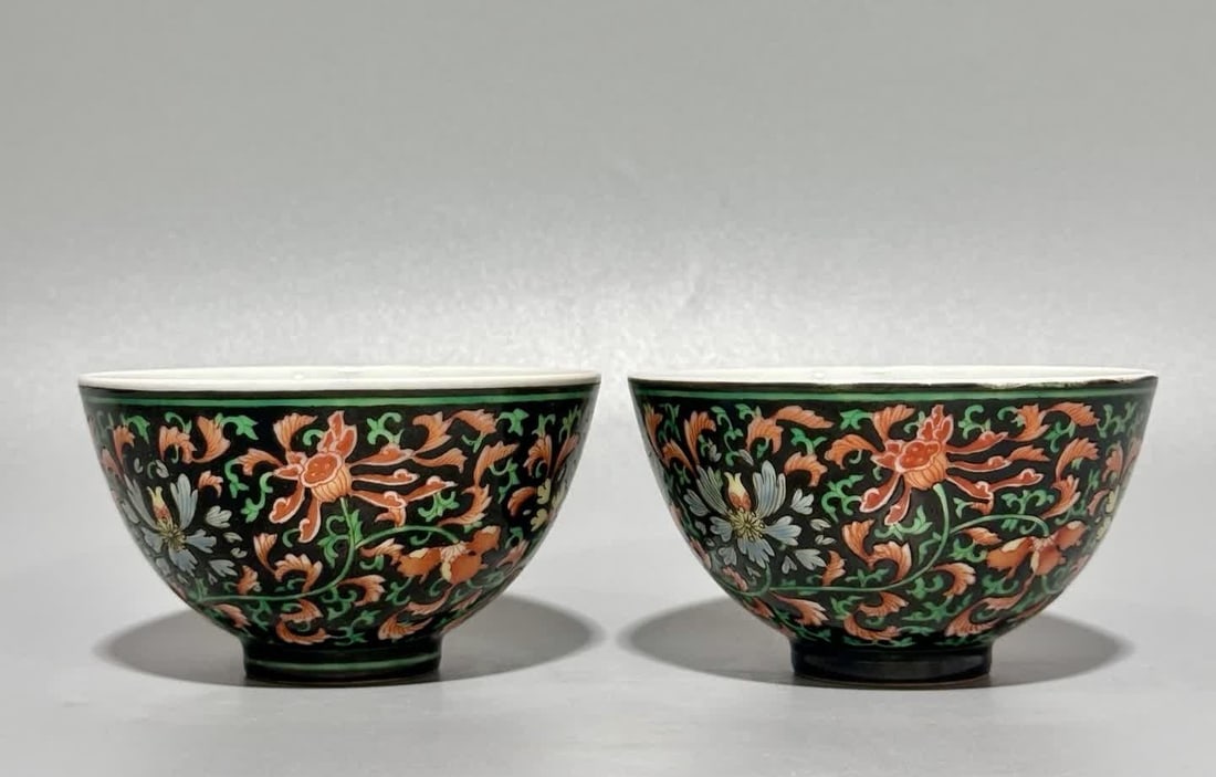 A tea circle made in the Yongzheng era of the Qing Dynasty ink pastel floral pattern: The Yongzheng year of the Qing Dynasty ink pastel flower pattern tea circles SIZE: H: 5.2cm MouthD: 9cm Bottom diameter 3.4cm (The Dimensions Of All Batches Are Manually Measured.If You Need More