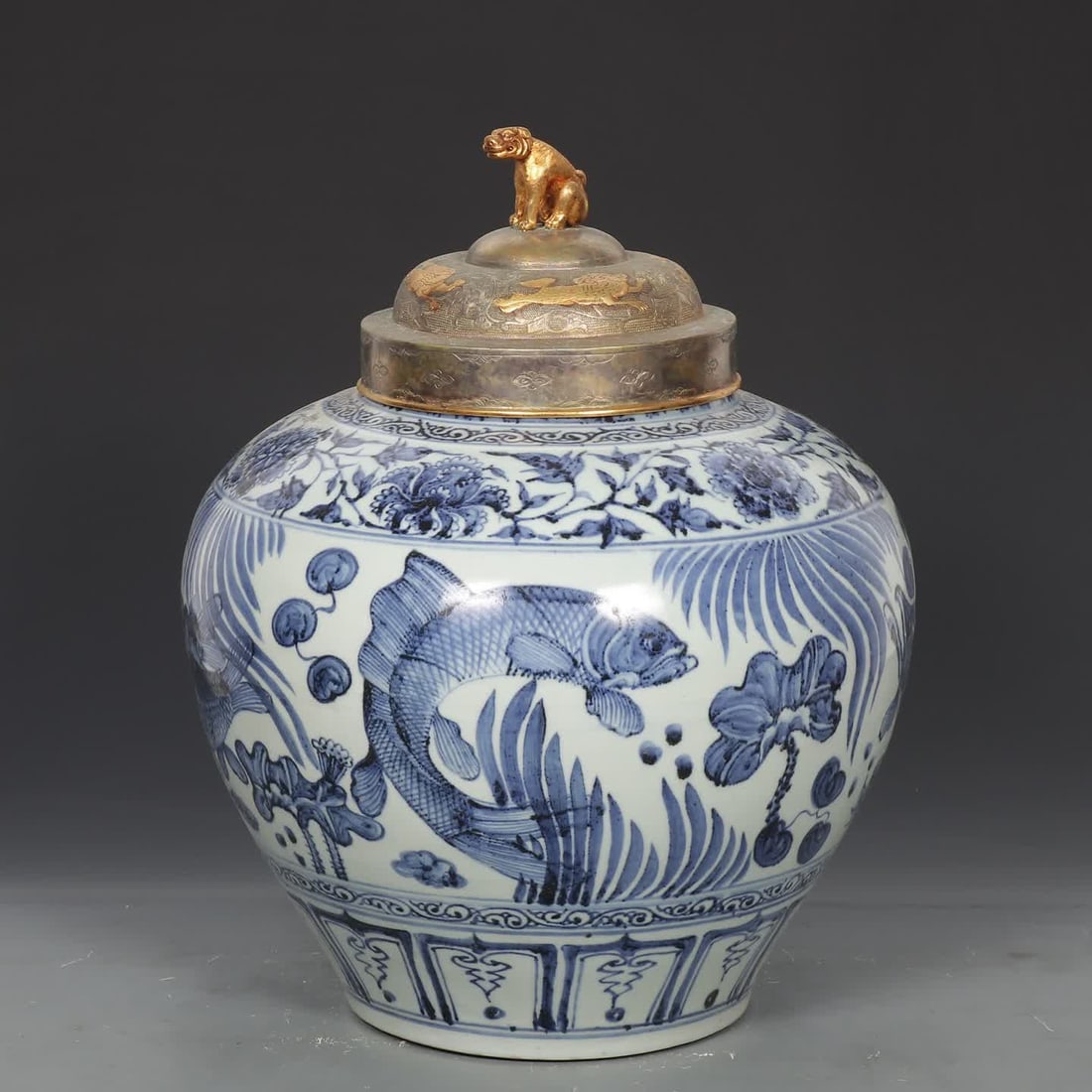 A Yuan blue and white silver gilt lid fish algae pattern jar (1 of 9)
