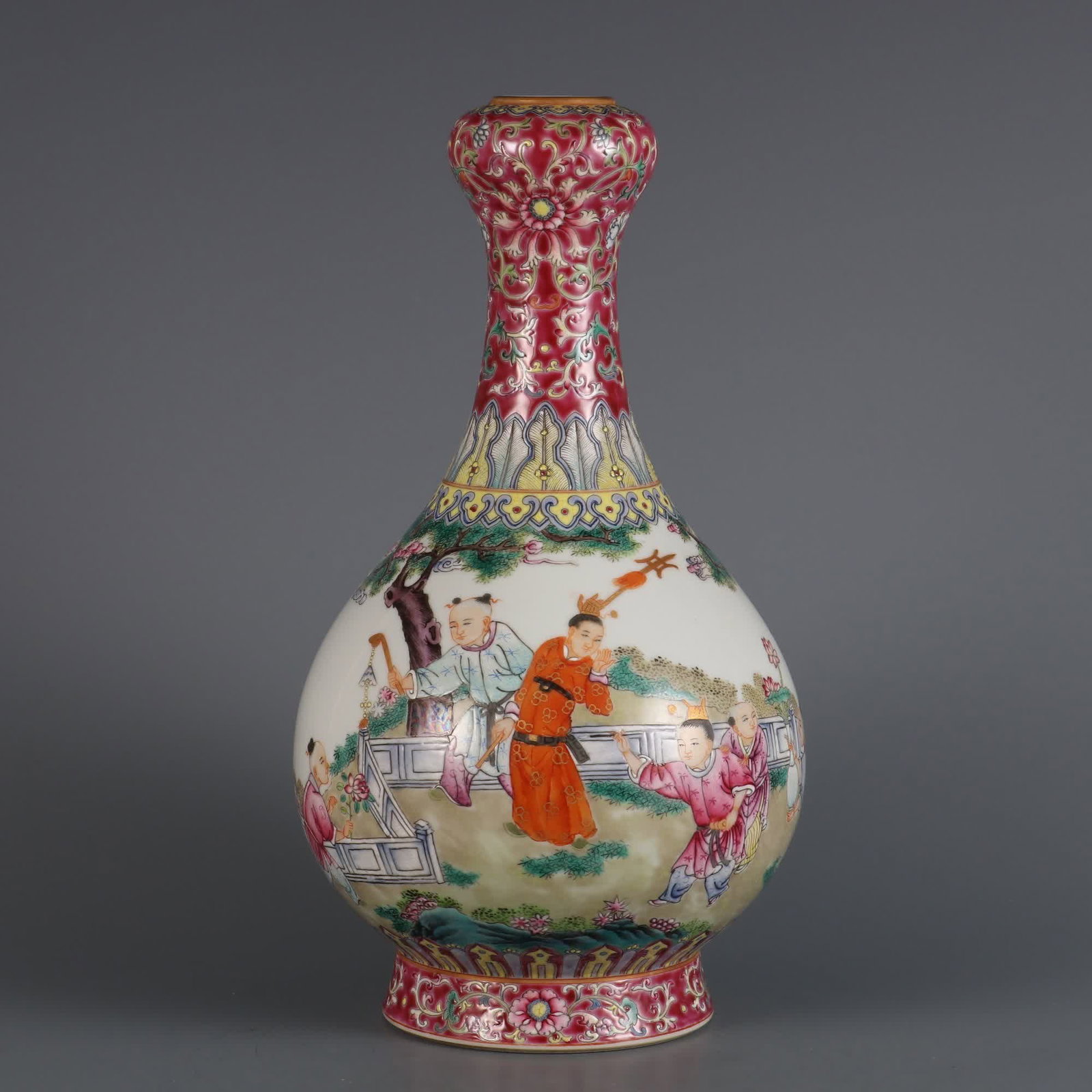 A garlic bottle made in the Qing Dynasty Jiaqing Year pastel baby play picture (1 of 9)