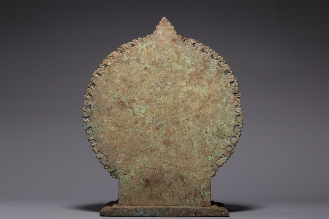 A 12th-century bronze station statue - 8