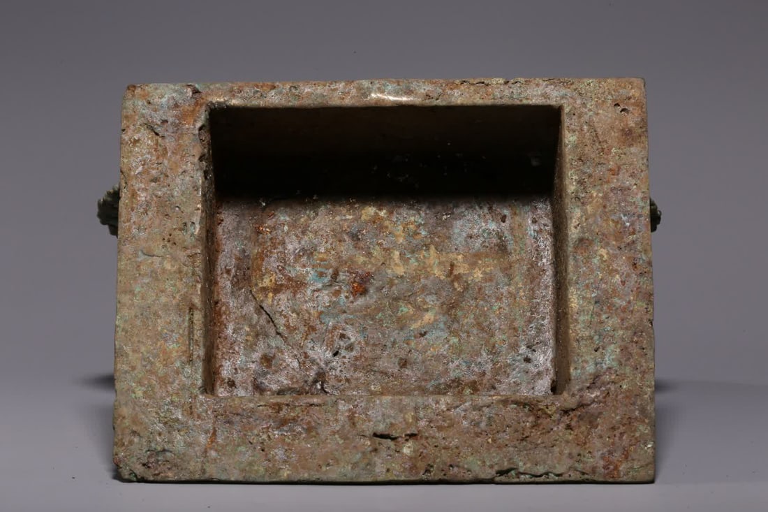 A 12th-century bronze station statue - 9