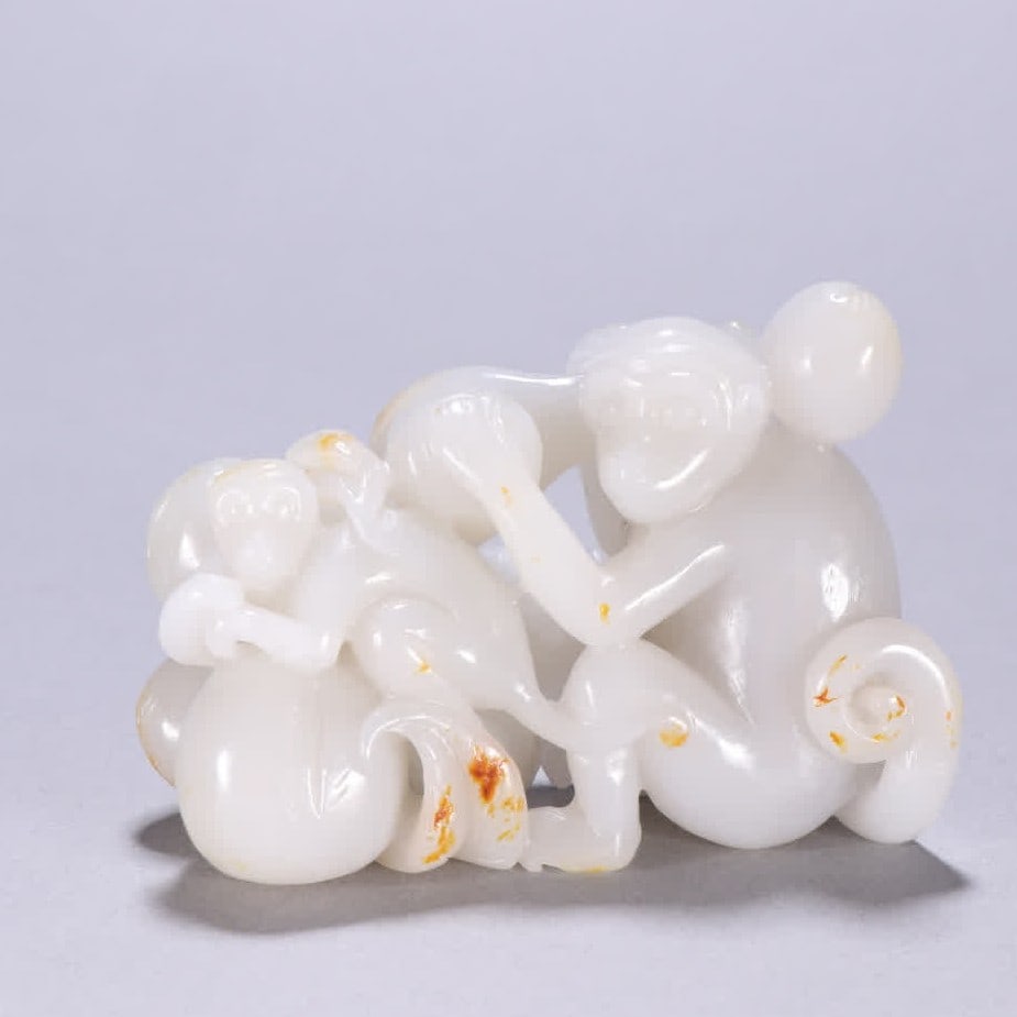 A Hetian jade mother monkey ornament: Hetian jade mother monkey ornament SIZE: H:6.5cm W:8.8cm W:253.3g (The Dimensions Of All Batches Are Manually Measured.If You Need More Detailed Information, Please Contact Our Customer Service Before