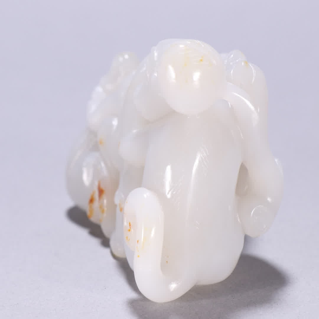 A Hetian jade mother monkey ornament - 4