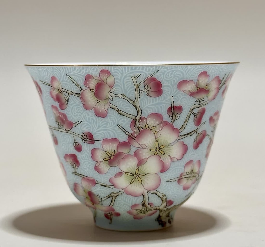 A Qianlong enamel flower cup
