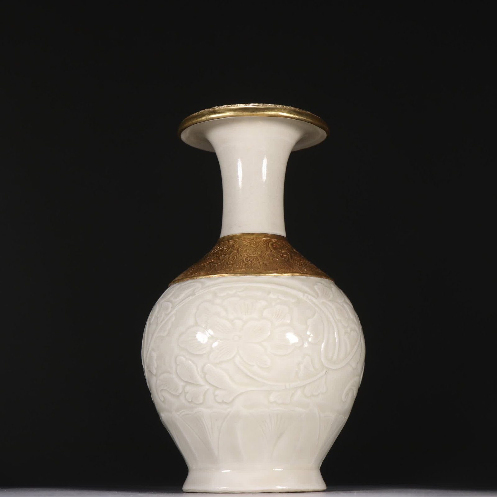A Song Ding kiln gold-coated vase: Song Ding kiln gold-clad pattern vase SIZE: H:7cm W:10.3cm (The Dimensions Of All Batches Are Manually Measured.If You Need More Detailed Information, Please Contact Our Customer Service Before