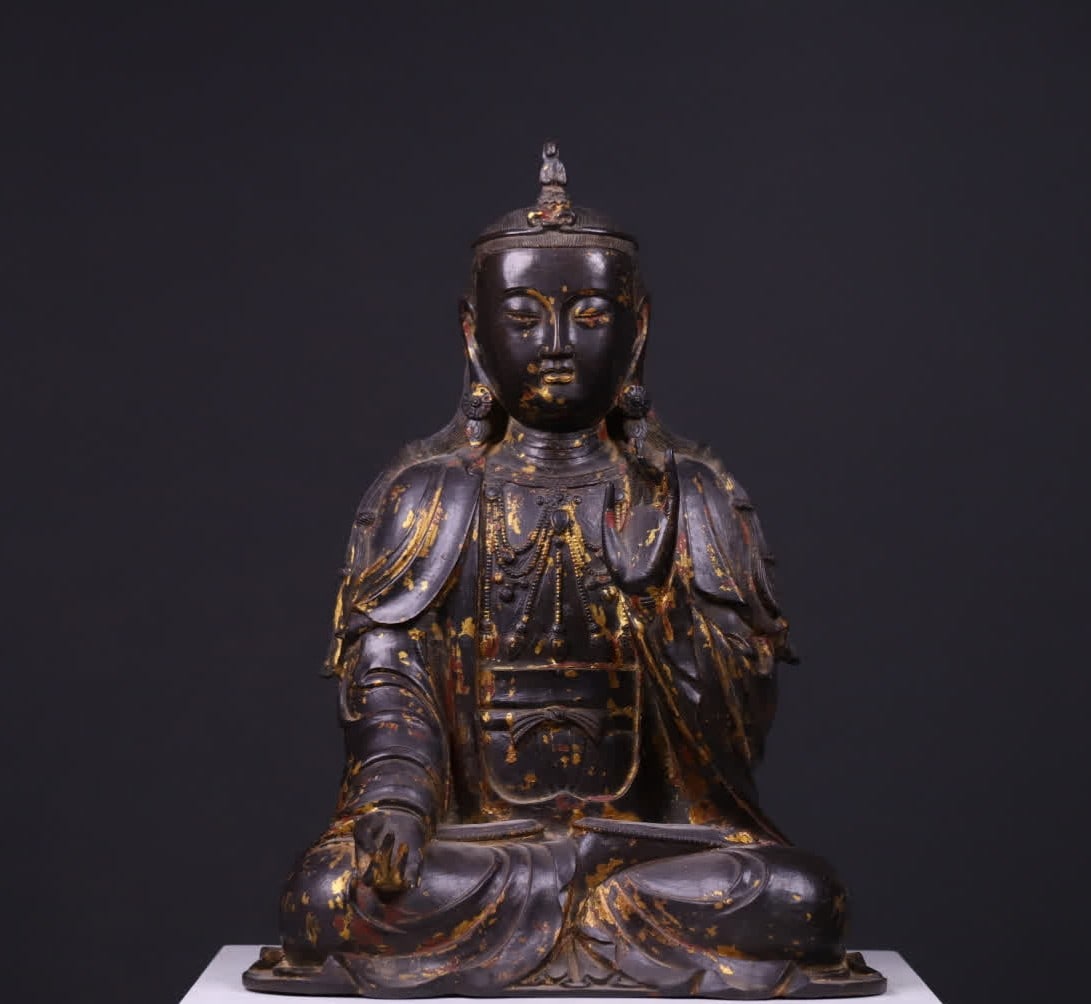 A Ming Dynasty bronze lacquered gold Guanyin statue (1 of 10)