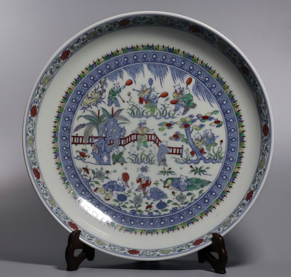 A Ming Dynasty blue and white bucket color baby play plate (1 of 9)