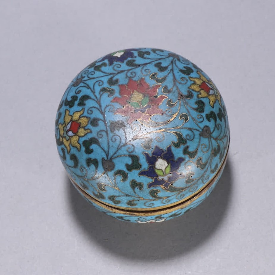 A Ming Dynasty copper gilt cloisonné entwined lotus pattern lid box (1 of 9)