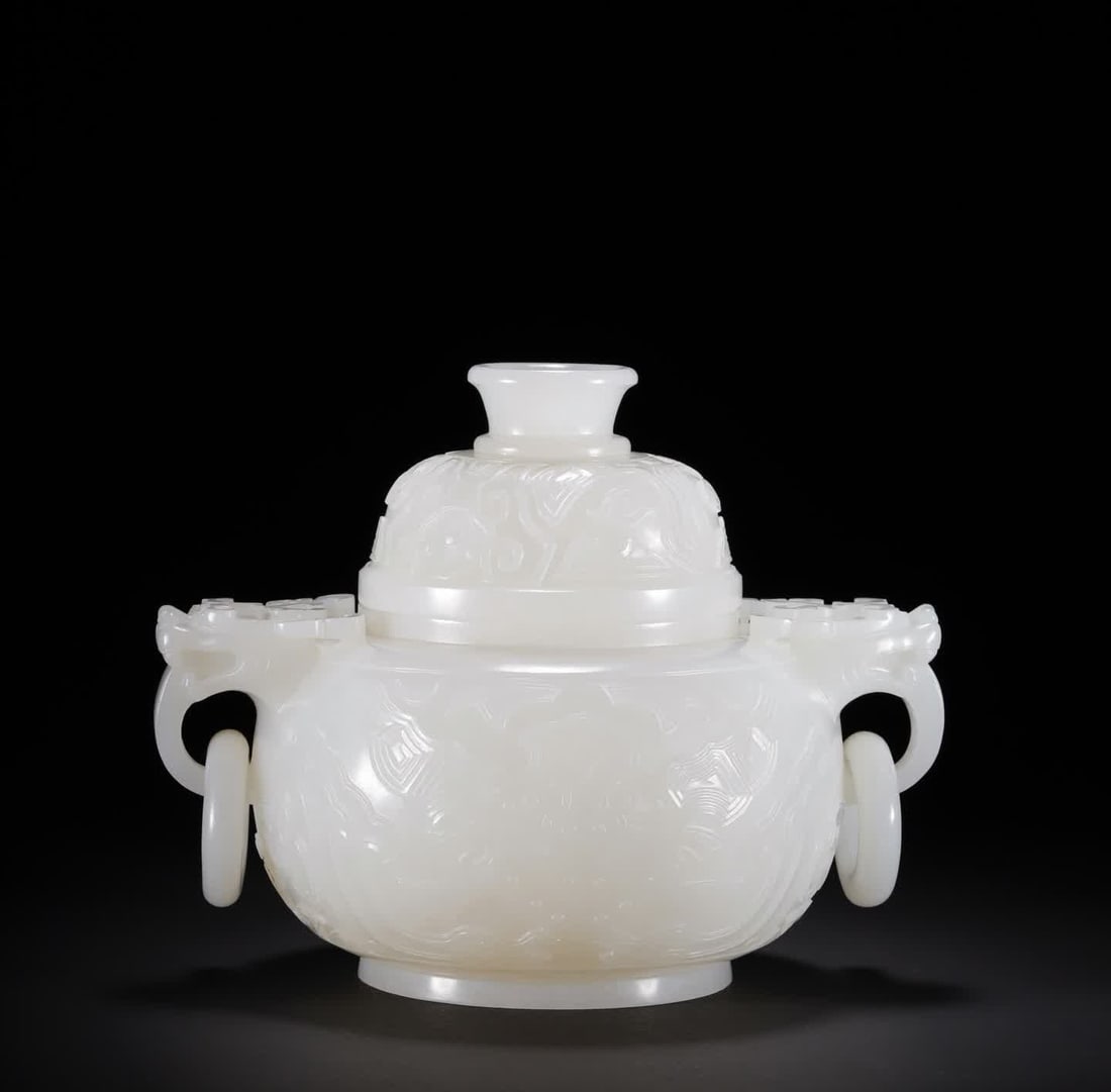 A piece of Qing Dynasty Hetian jade dragon ear living ring furnace (1 of 10)