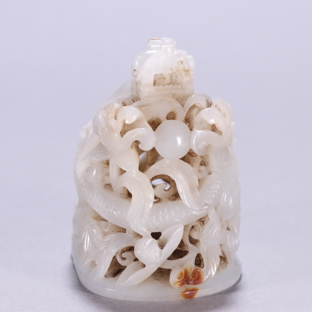 A Qing Dynasty Hetian jade dragon pattern hat top - 3