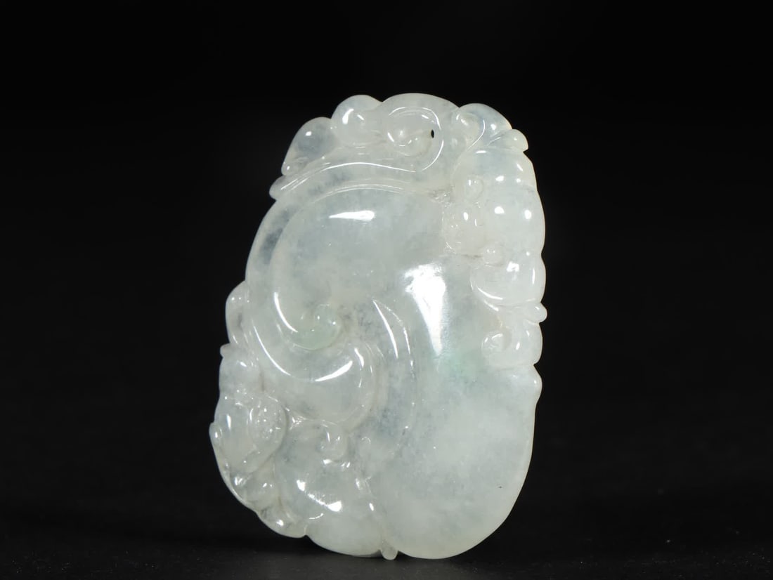 A Qing Dynasty jade pendant - 2