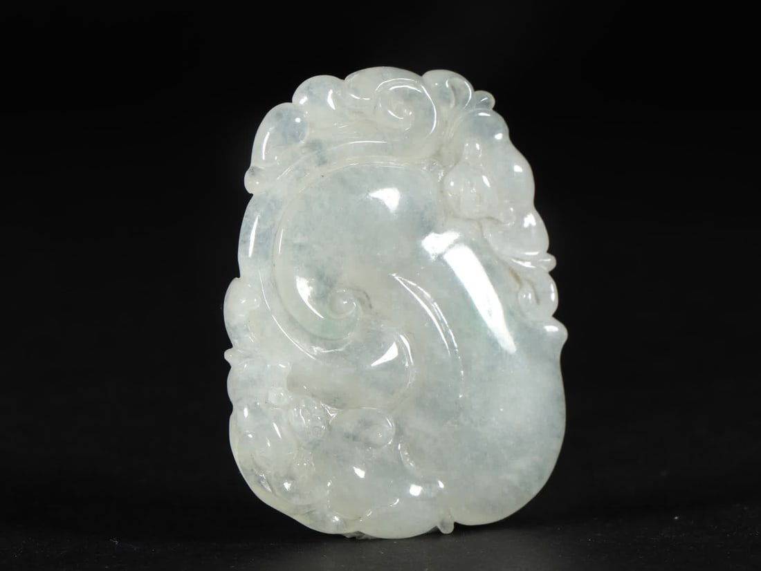A Qing Dynasty jade pendant - 3