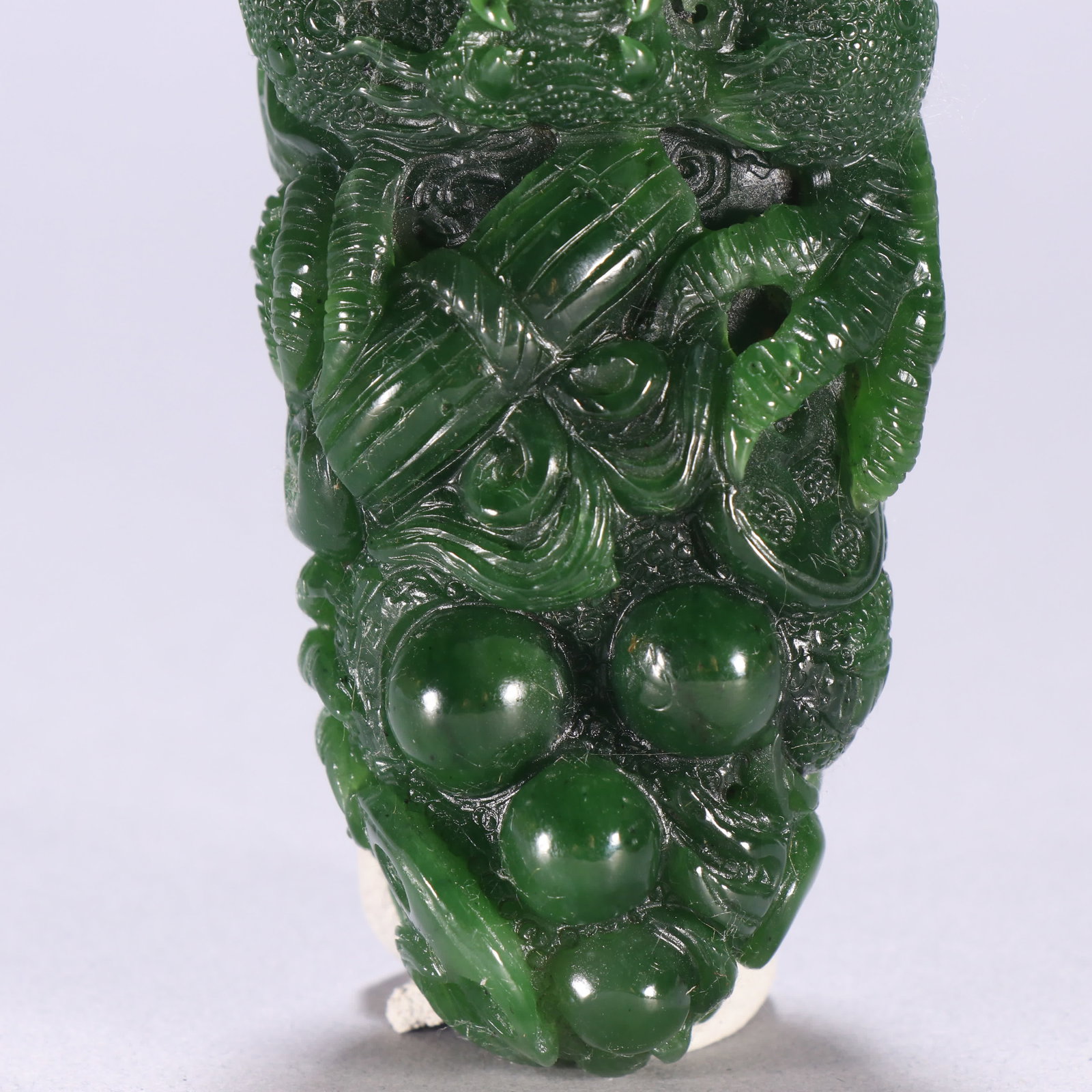 A jasper dragon-shaped handle - 3