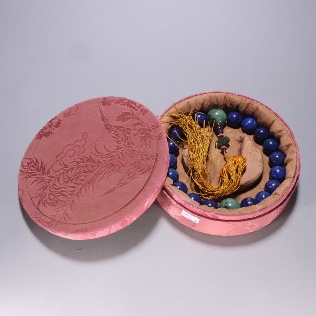 A piece of Qing Dynasty lapis lazuli eighteen sons held: Qing Dynasty lapis lazuli eighteen sons held SIZE: Bead diameter 2cm W: 310g (The Dimensions Of All Batches Are Manually Measured.If You Need More Detailed Information, Please Contact Our Customer