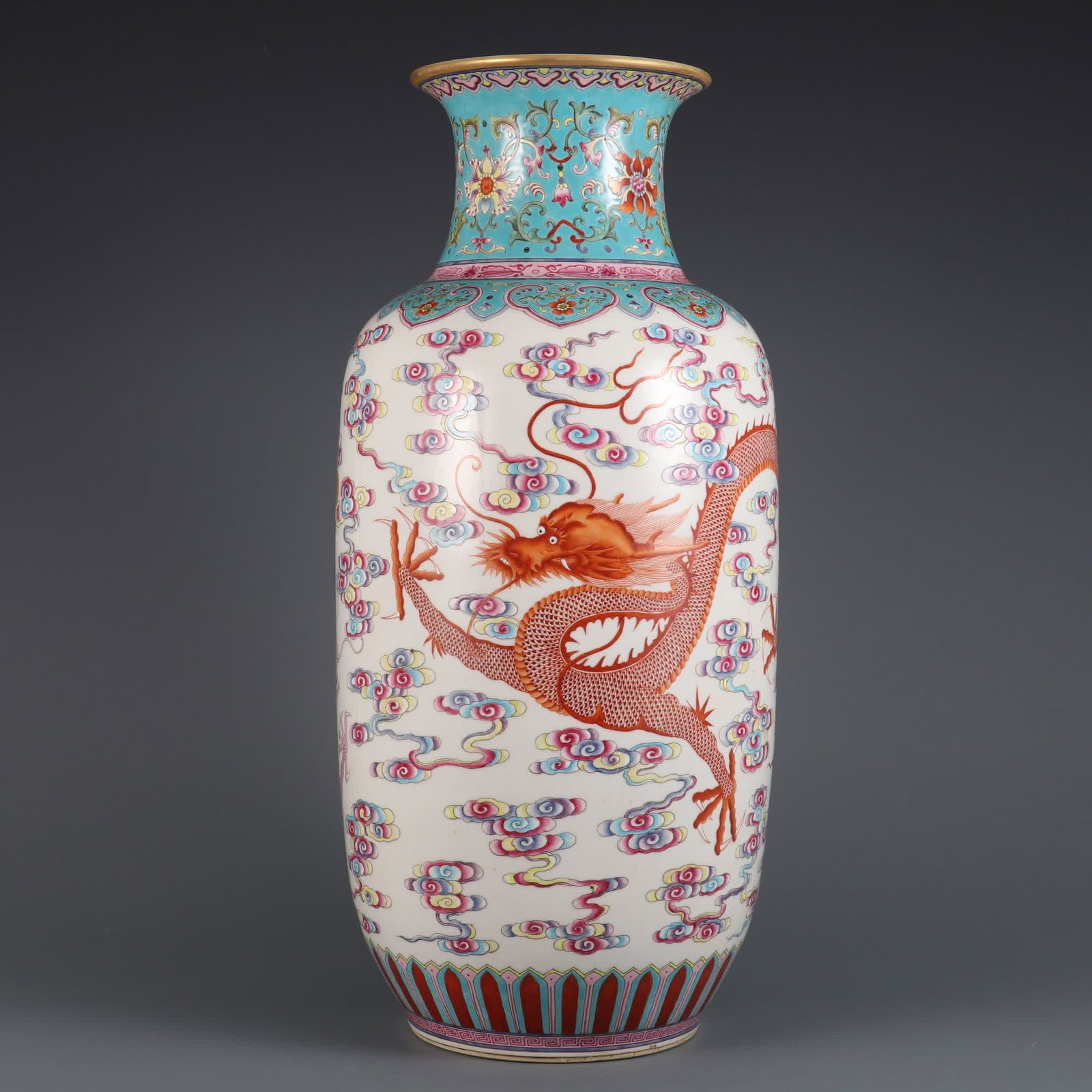 A large cylinder bottle made in the Qianlong era of the Qing Dynasty: Qing Dynasty Qianlong year pastel double dragon bead pattern large cylinder bottle SIZE: H: 46cm Belly diameter 20cm MouthD: 14.2cm (The Dimensions Of All Batches Are Manually Measured.If You Need