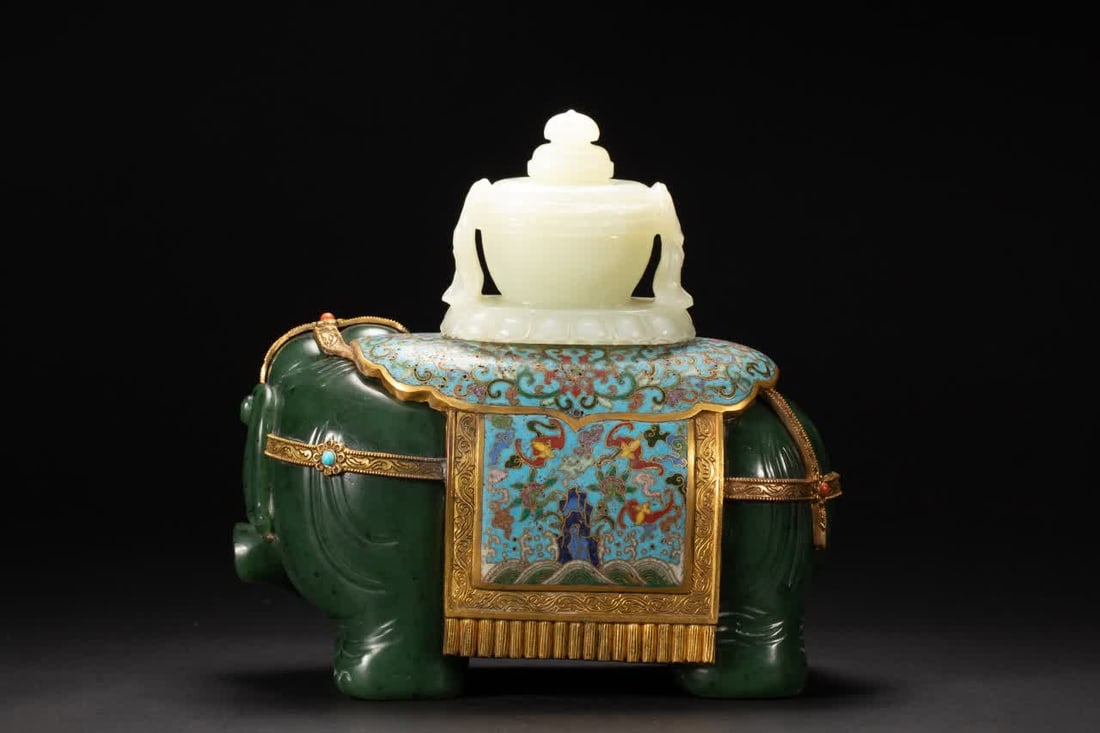 A Qing Dynasty Hetian jade elephant - 5