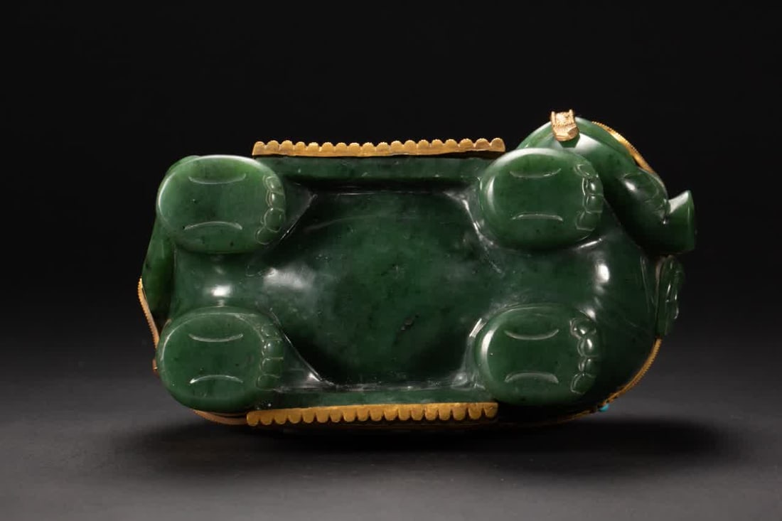 A Qing Dynasty Hetian jade elephant - 9
