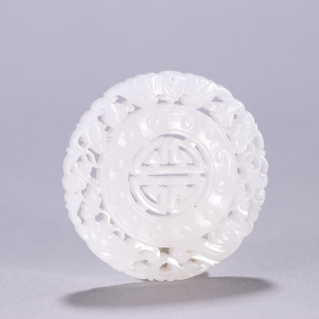 A Qing Dynasty Hetian jade Fushou brand: Qing Dynasty Hetian jade Fushou brand SIZE: W:5.5cm W:30g (The Dimensions Of All Batches Are Manually Measured.If You Need More Detailed Information, Please Contact Our Customer Service Before