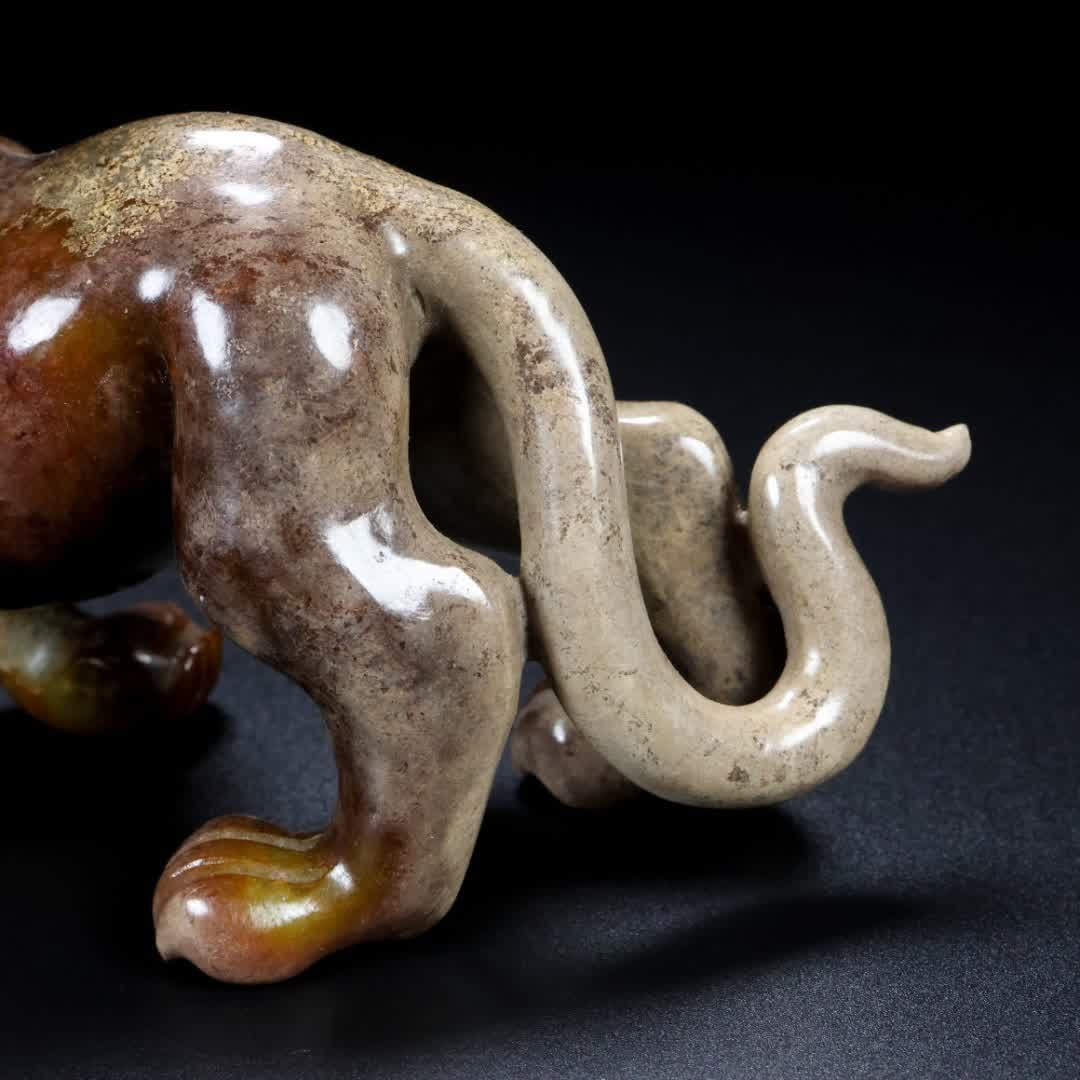 A Han Dynasty jade beast - 4