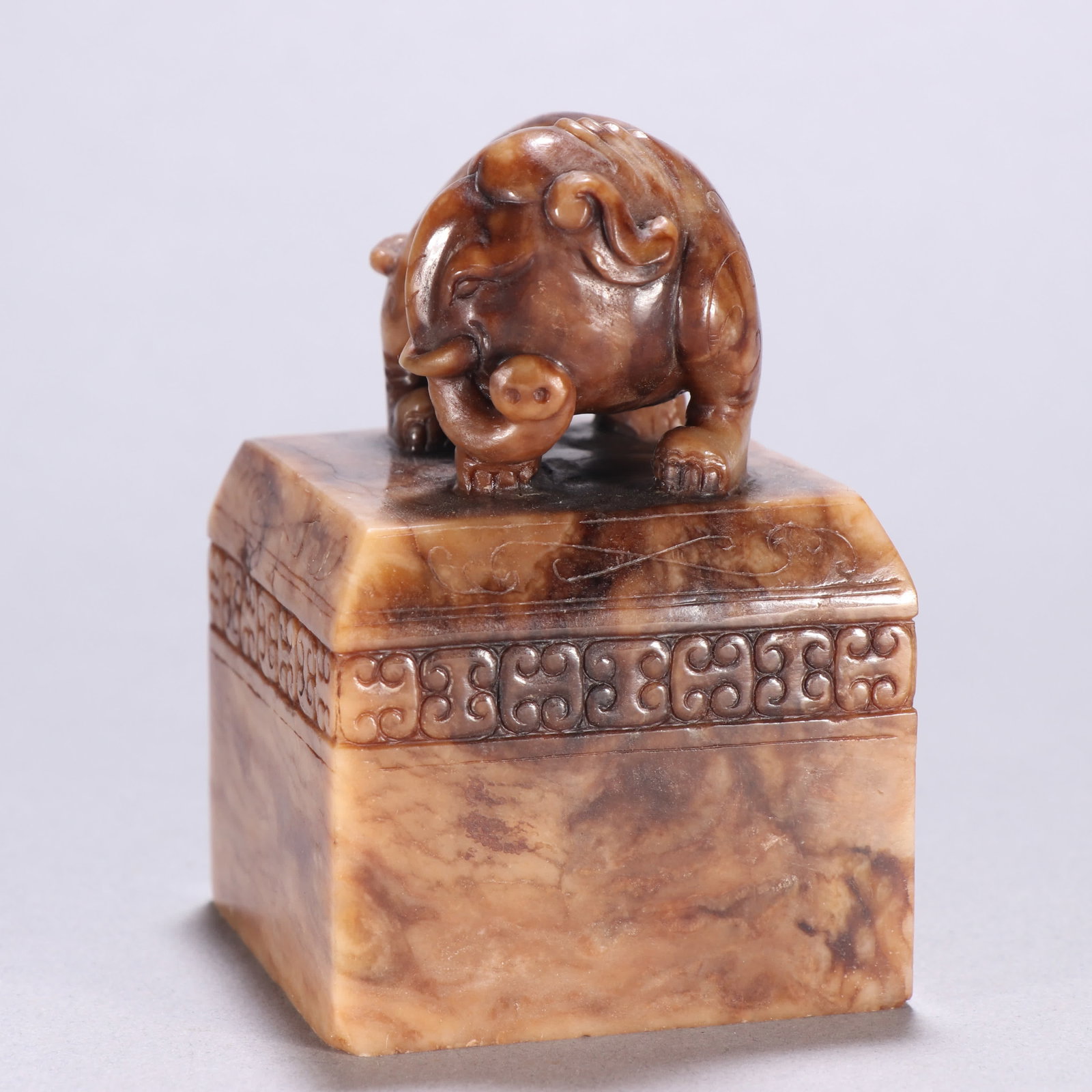 A Han Dynasty Hetian jade elephant button seal - 3