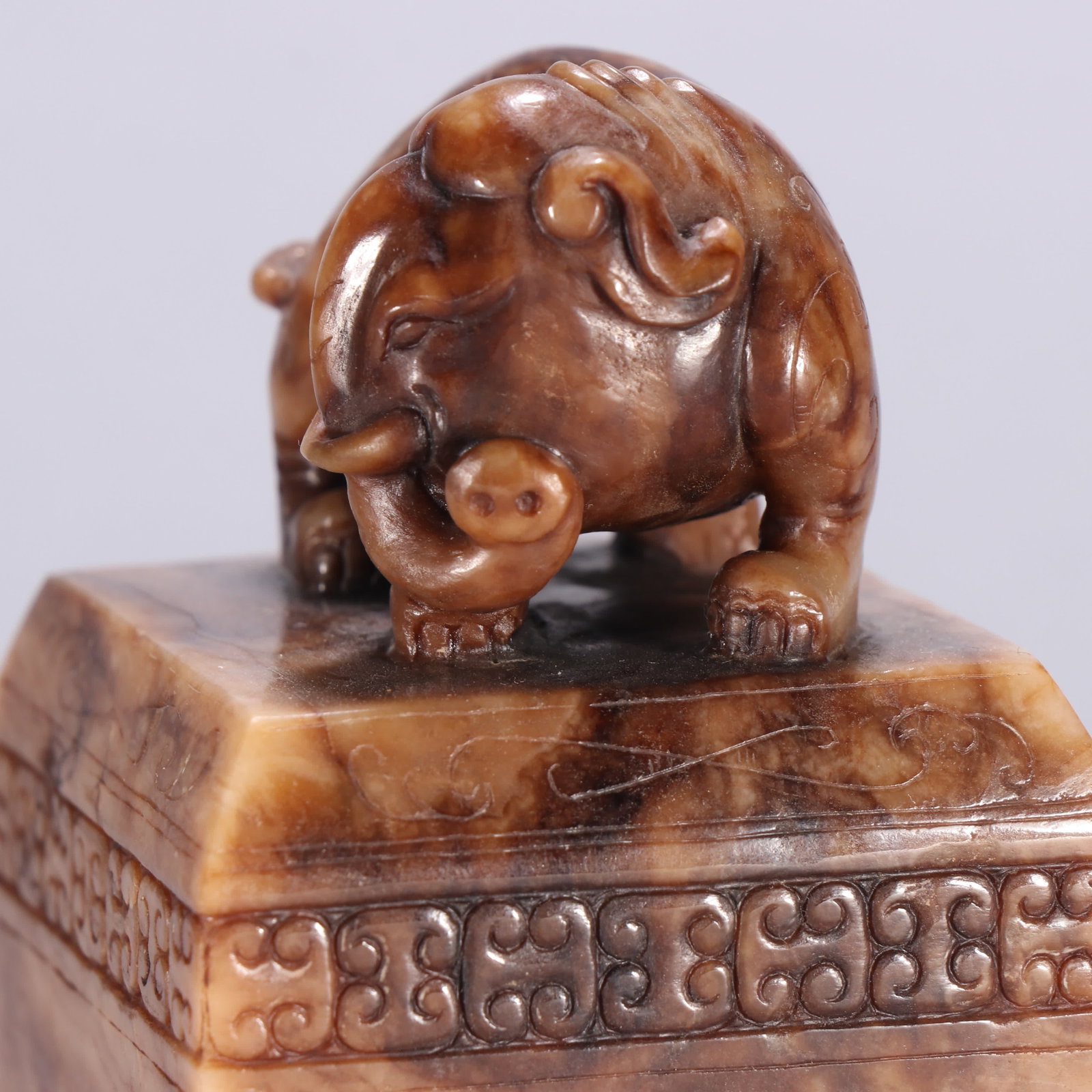 A Han Dynasty Hetian jade elephant button seal - 4