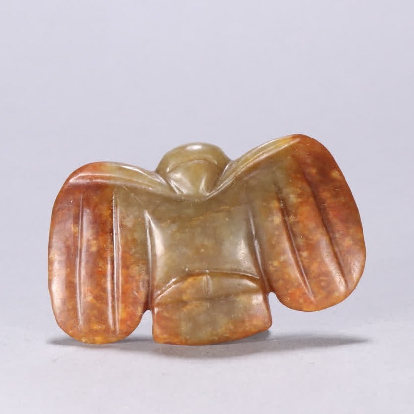 A piece of Hongshan culture river grinding jade owl: Hongshan culture river grinding jade owl SIZE: H:4.6cm W:4.7cm W:64.4g (The Dimensions Of All Batches Are Manually Measured.If You Need More Detailed Information, Please Contact Our Customer Service B