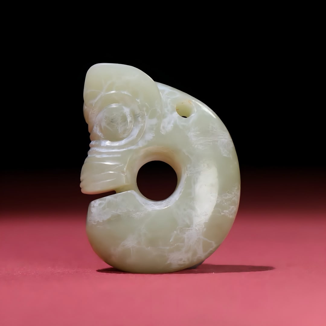 A piece of Hongshan culture jade pig dragon (1 of 9)