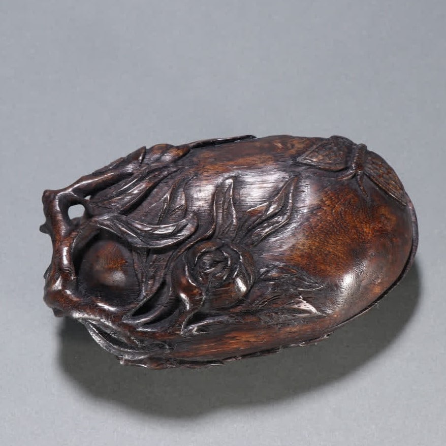 A Qing Dynasty agarwood flower butterfly cover box (1 of 9)