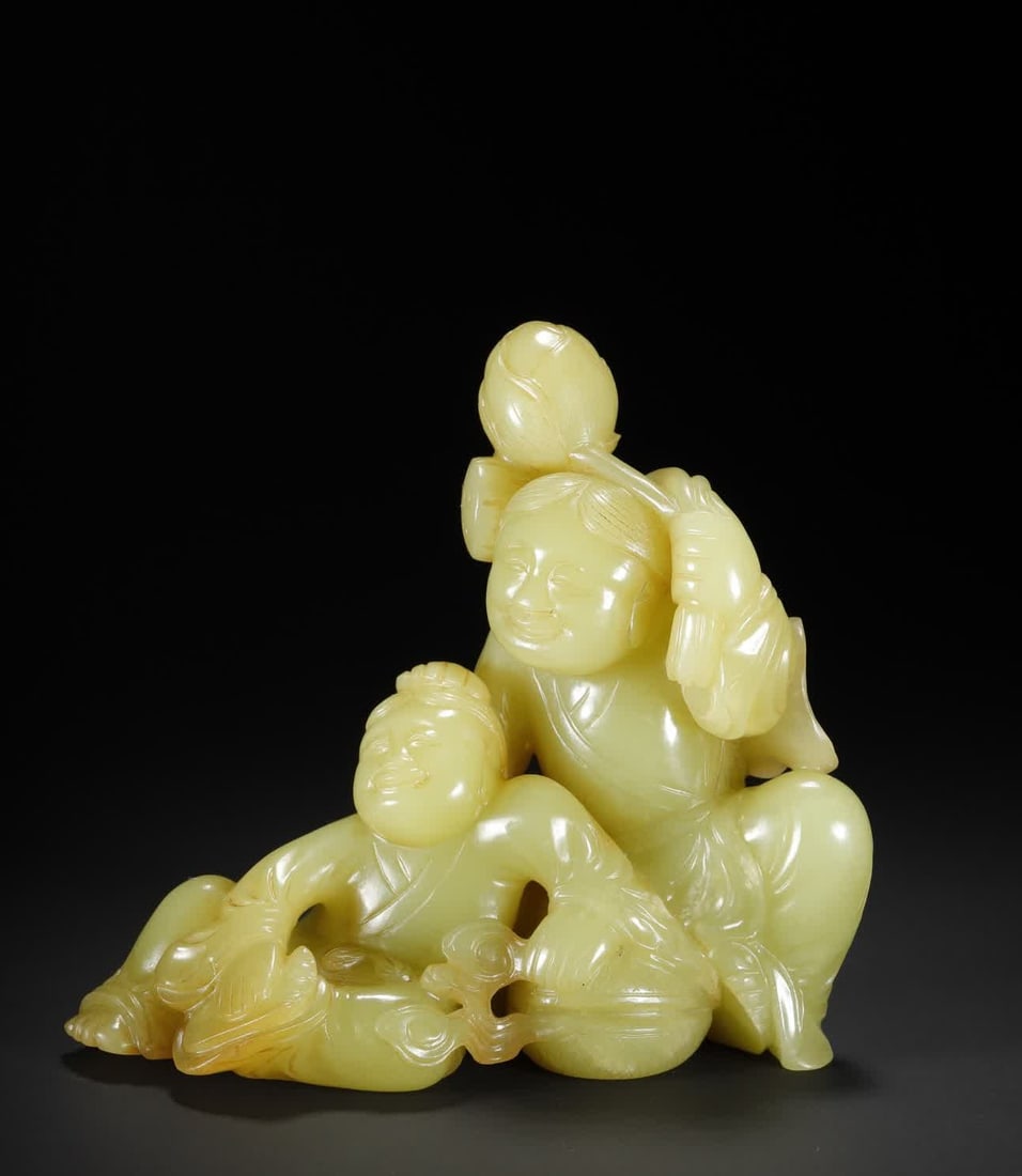 A Qing Dynasty Hetian topaz and two immortal ornaments: Qing Dynasty Hetian topaz and two immortal ornaments SIZE: 10.8x4.2x9.8cm W:339.2g (The Dimensions Of All Batches Are Manually Measured.If You Need More Detailed Information, Please Contact Our