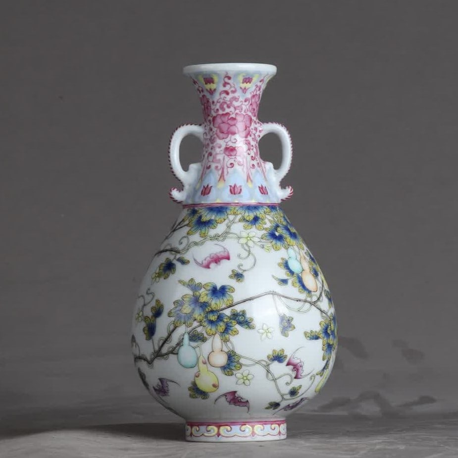 A Qing Dynasty Qianlong enamel color Fushou continuous amphora: Qing Dynasty Qianlong enamel color Fushou continuous amphora SIZE: H: 17cm Belly diameter 9.5cm (The Dimensions Of All Batches Are Manually Measured.If You Need More Detailed Information, Please Conta