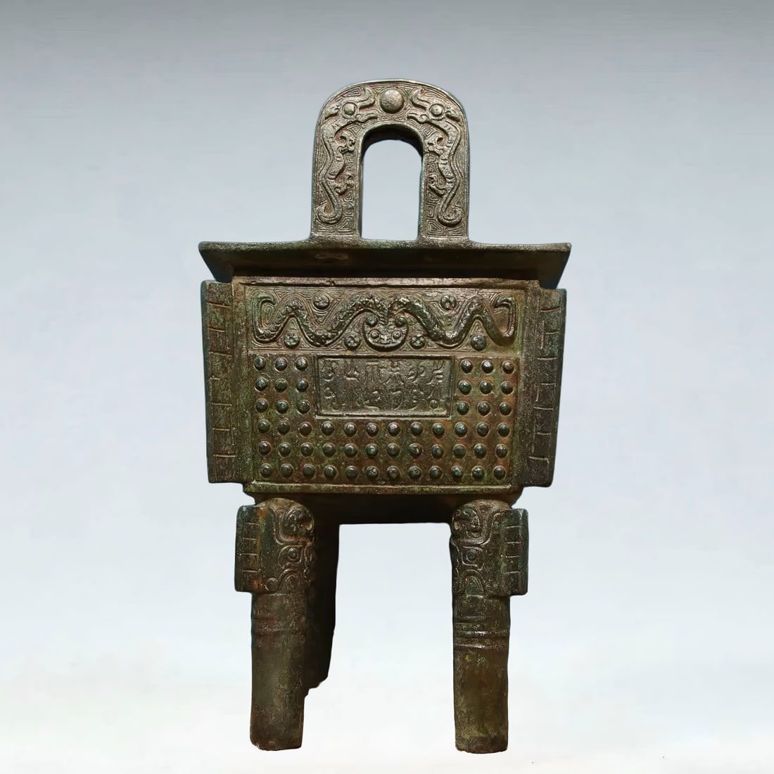 A Han Dynasty bronze square tripod - 2