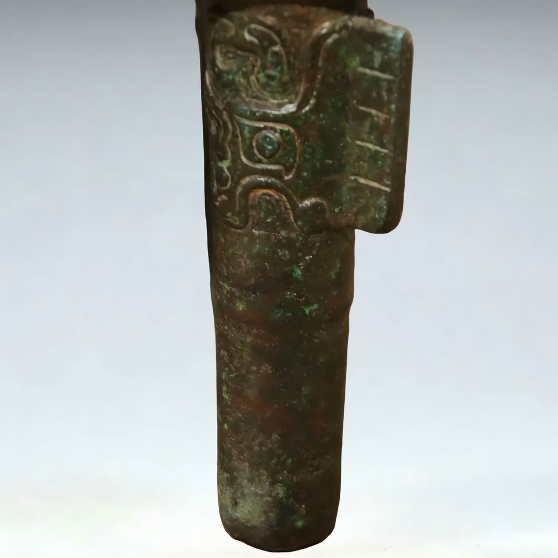 A Han Dynasty bronze square tripod - 6