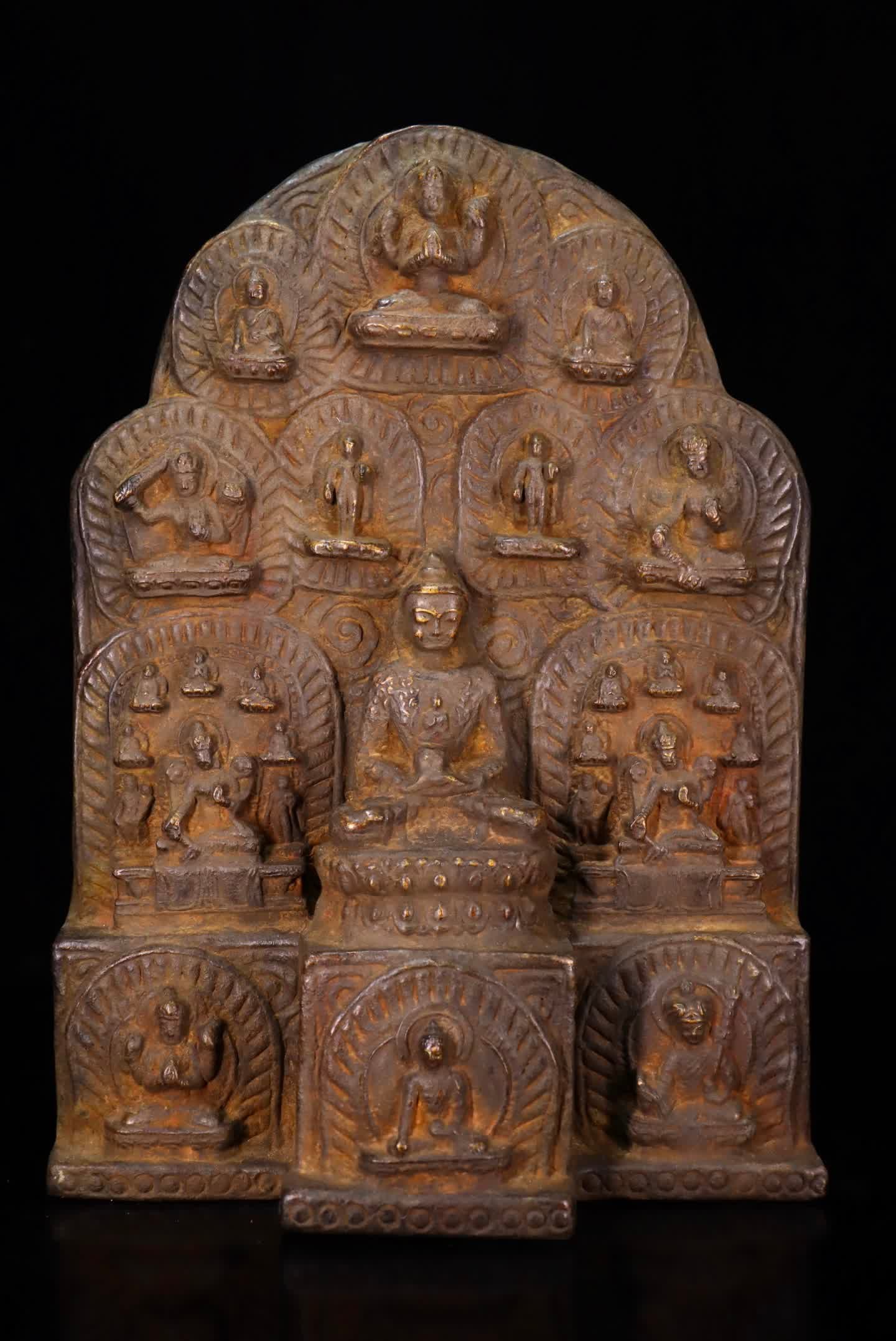 A Qing Dynasty wood carving lacquer carved Shakyamuni thangka: Qing Dynasty wood carving lacquer carving Shakyamuni thangka SIZE: H:34cm W:25cm T:10cm (The Dimensions Of All Batches Are Manually Measured.If You Need More Detailed Information, Please Contact Our C