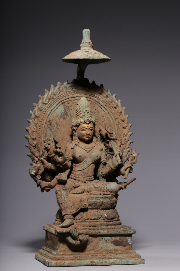 A 12th-century bronze seated statue - 4