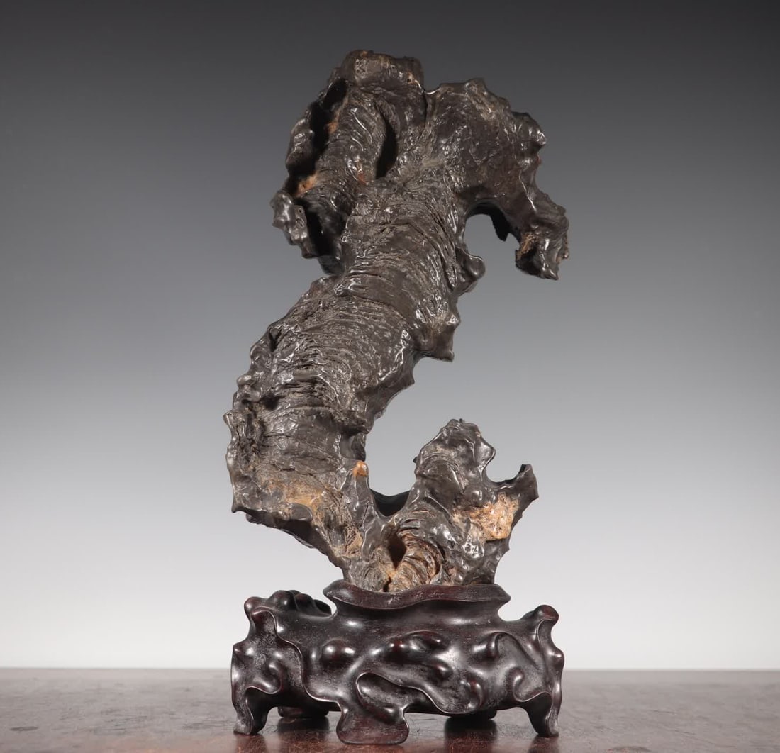 A Qing Dynasty Lingbi Shishanzi study ornament: Qing Dynasty Lingbi Shishanzi study ornament SIZE: 13.5x8.5x29cm W:2500g (The Dimensions Of All Batches Are Manually Measured.If You Need More Detailed Information, Please Contact Our Customer Service