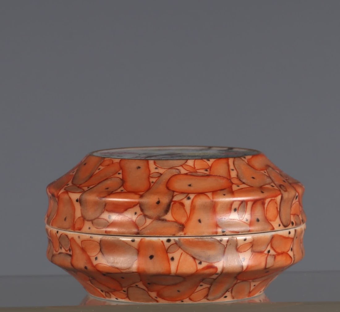 A Qing Dynasty Qianlong year wood grain glazed window pastel brocade chicken peony rouge box (1 of 9)