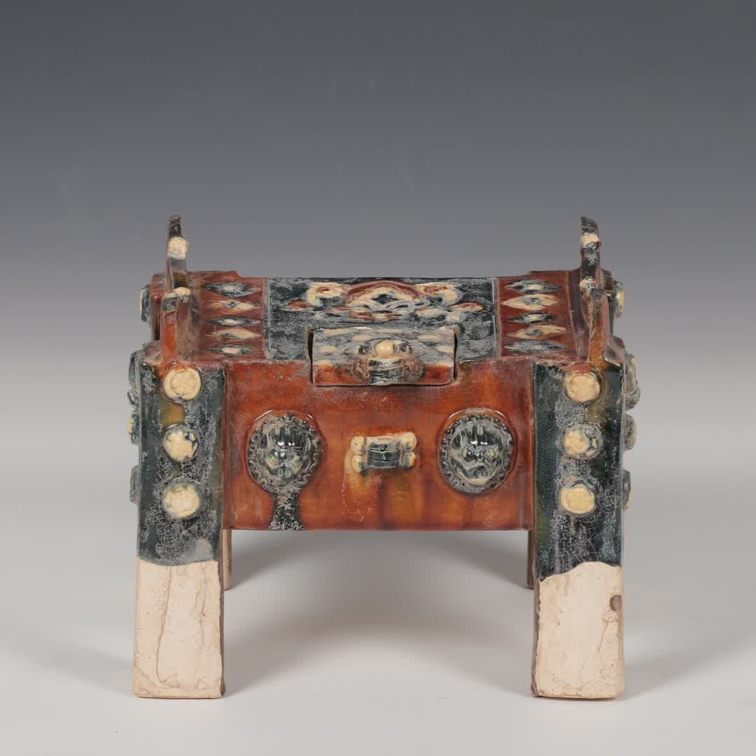 A Tang Dynasty three-color money cabinet: Tang Dynasty three-color cash cabinet SIZE: H:15cm L:16cm W:13cm (The Dimensions Of All Batches Are Manually Measured.If You Need More Detailed Information, Please Contact Our Customer Service Before