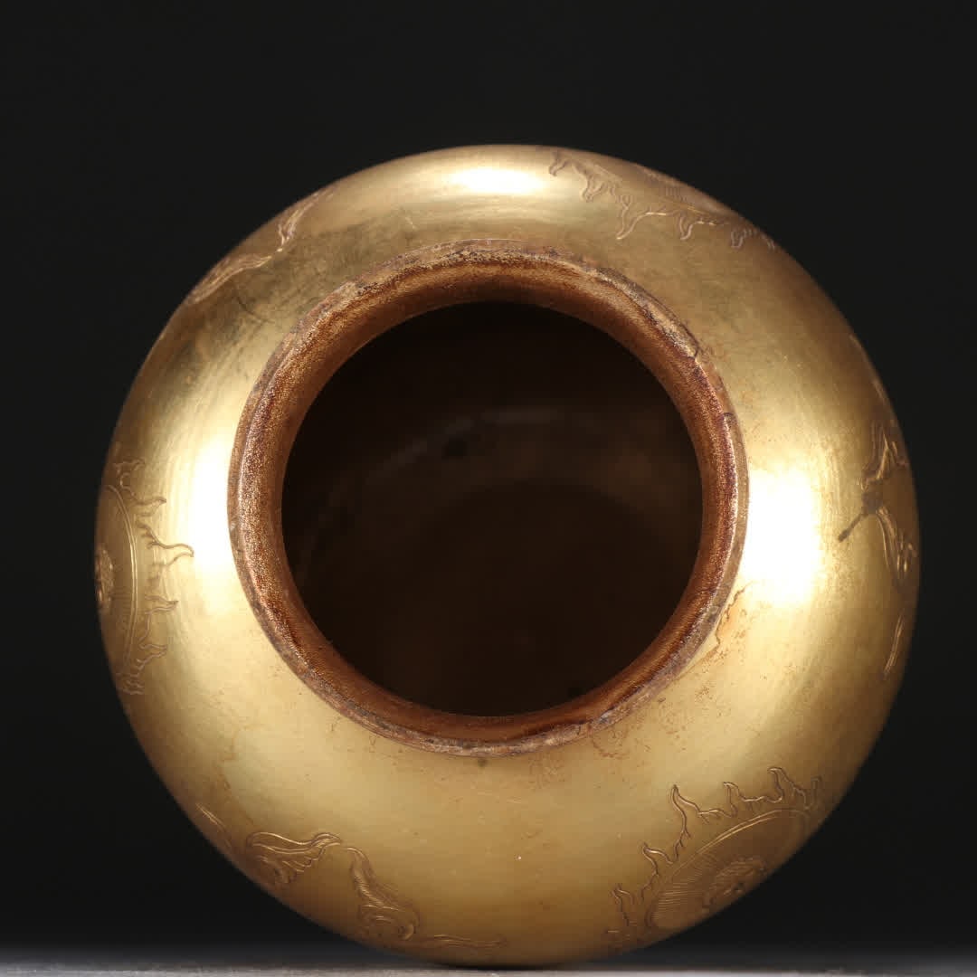 A Qing Dynasty copper gilt Buddha pattern jar - 8