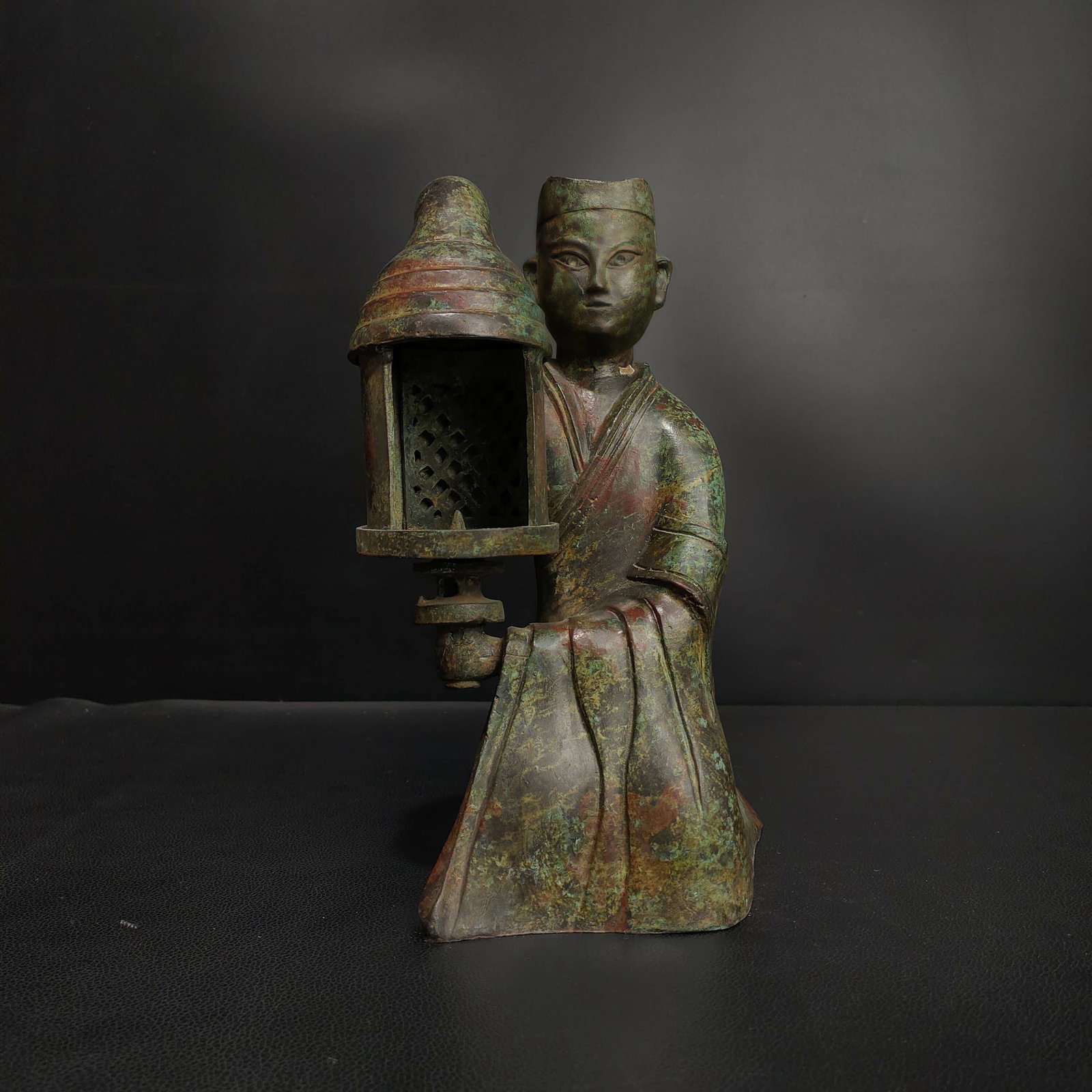 A bronze kneeling man in the Han Dynasty: Han Dynasty bronze kneeling person top lamp SIZE: L:13cm W:8cm H:27cm W:2.3kg (The Dimensions Of All Batches Are Manually Measured.If You Need More Detailed Information, Please Contact Our Customer